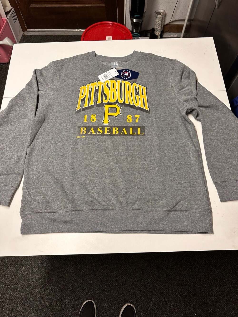 CSA Pittsburgh Pirates NWT Fleece Crewneck Size 
X-Large Gray MLB Sweatshirt